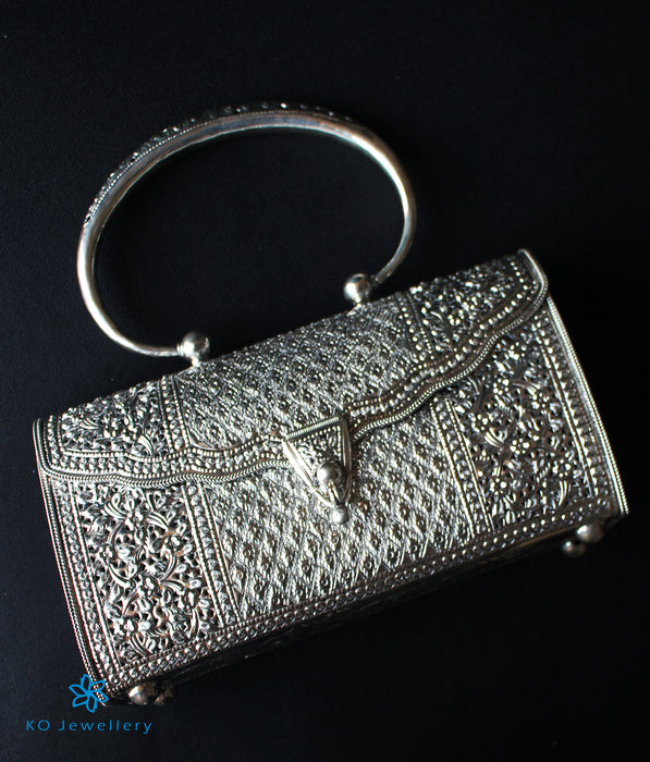 Hand Carved Silver Purse at Rs 2000/piece | Silver Purse in Jaipur | ID:  2852298556388